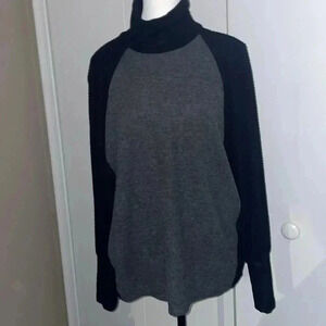 Anthropologie H By Bordeaux S Long Sleeve color block Turtleneck Gray/black